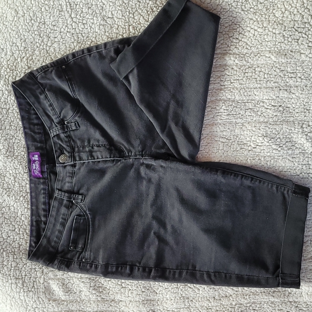 Royalty For Me Women's 14W Black Stretch Shorts